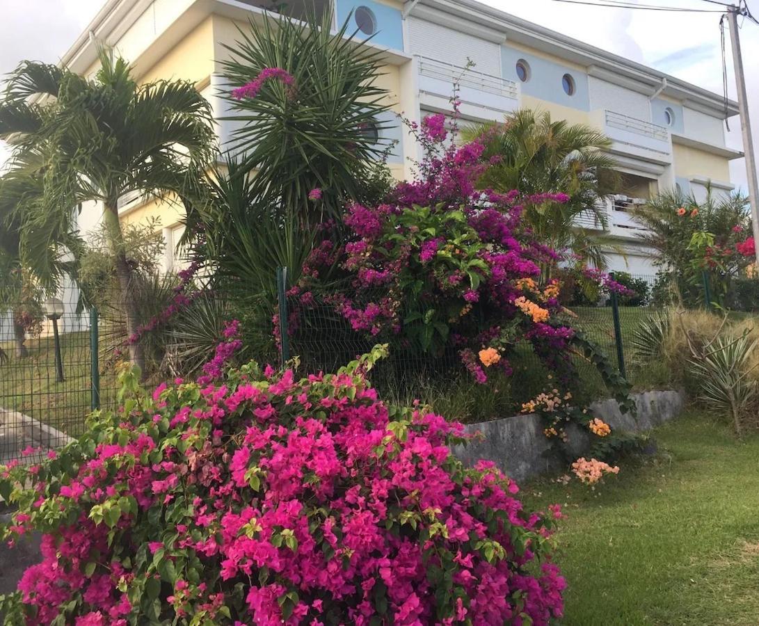 Апартаменты Les Hibiscus Сент-Люс Экстерьер фото